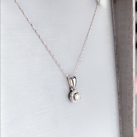 ✨Zales 1/4CT T.W Diamond Round Frame Pendant in 10K White Gold - Picture 12 of 12